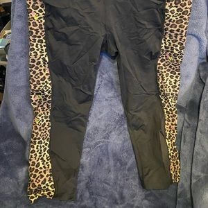 Betsy Johnson leggings with cheetah print size large